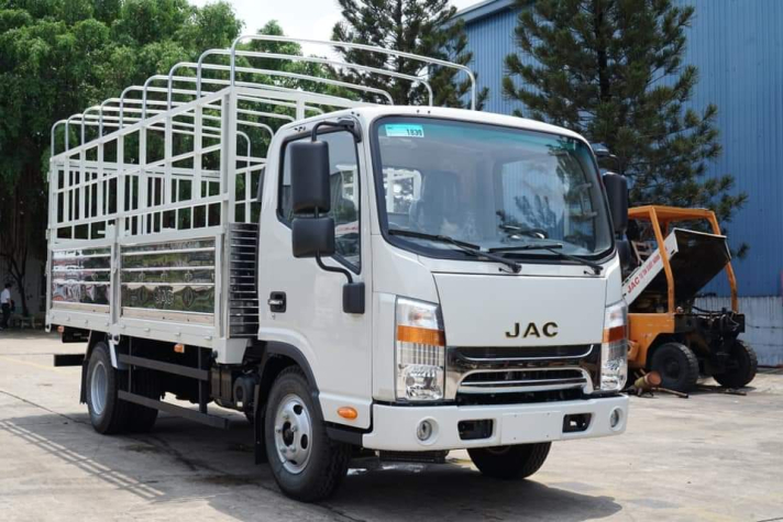 JAC N200S - 1.99 TẤN THÙNG MUI BẠT MÁY CUMMINS (MỸ) 2023